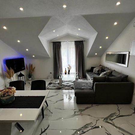 Luxury Apartment Megy Otočac Exteriör bild