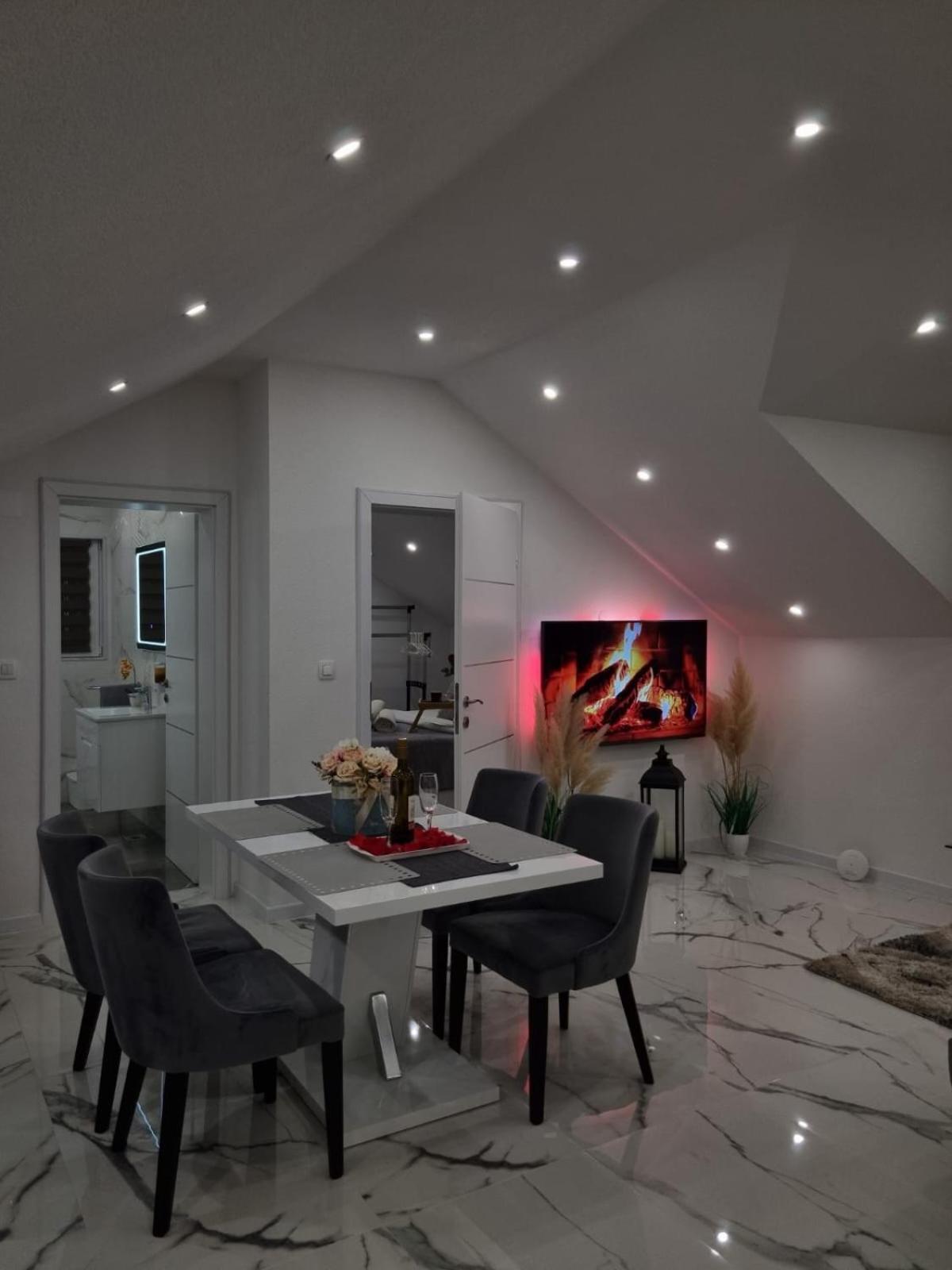 Luxury Apartment Megy Otočac Exteriör bild