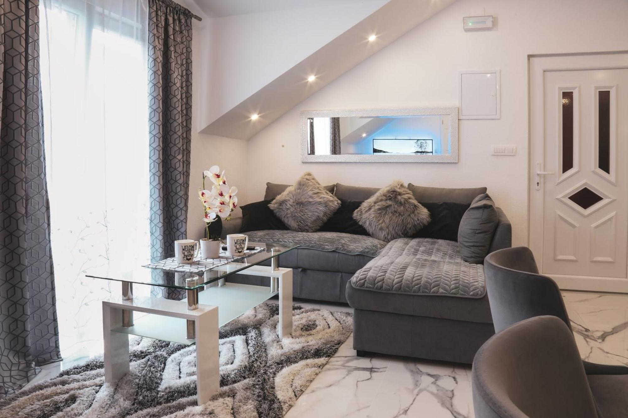Luxury Apartment Megy Otočac Exteriör bild